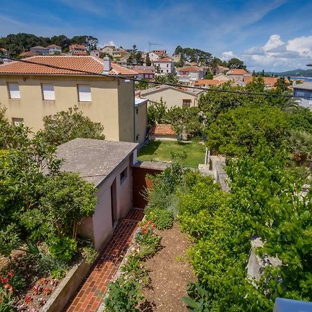 Hotel Vila Bugevilija Mali Lošinj Exterior foto