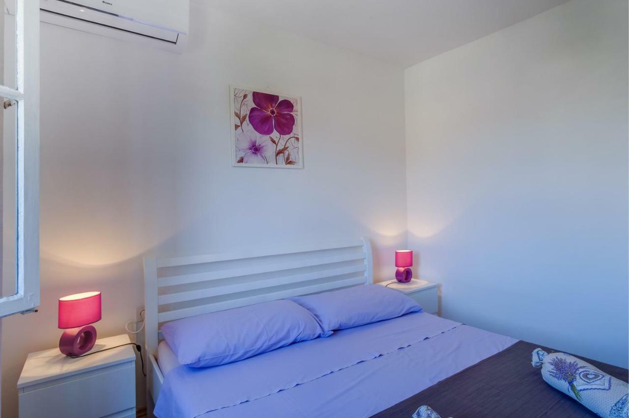Hotel Vila Bugevilija Mali Lošinj Exterior foto